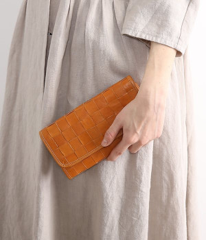 カウレザーメッシュがま口付き長財布