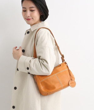 本革ショルダーバッグ