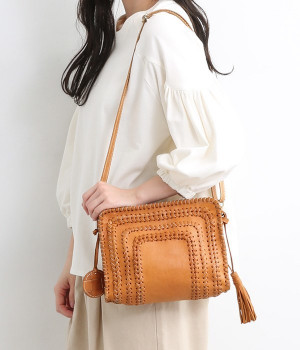 カウレザー　ステッチショルダーバッグ