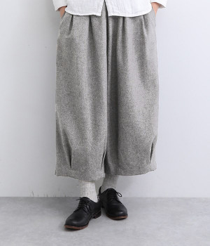 ウールエターミン裾タックボールパンツ
