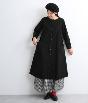 前開きラウンドカラーワンピース