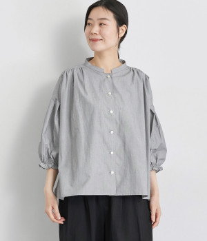 ピンストライプスタンドカラーブラウス