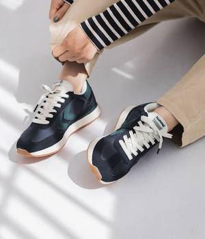 STADION 23(BLACK IRIS-235)