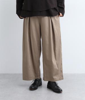 サテンウエスト重ねタックパンツ