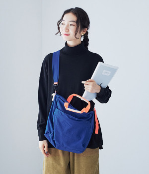 10ポケットインサイドプリント　２WAYトート/E7633(ブルー×コーラルオレンジ-ONESIZE)