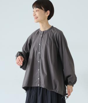ギャザー使いスモックブラウス(チャコール-F)