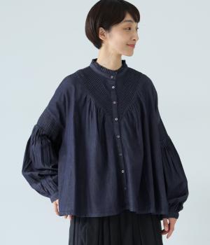 Vピンタックデニムブラウス