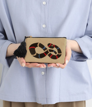CHIZURI刺繍フラットポーチ(ヘビ)