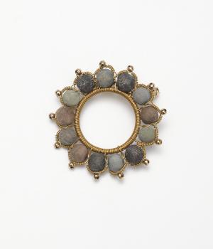 モノトーンラリーサークルブローチ