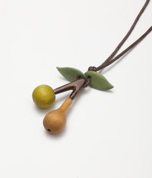 ウッドフルーツトップネックレス