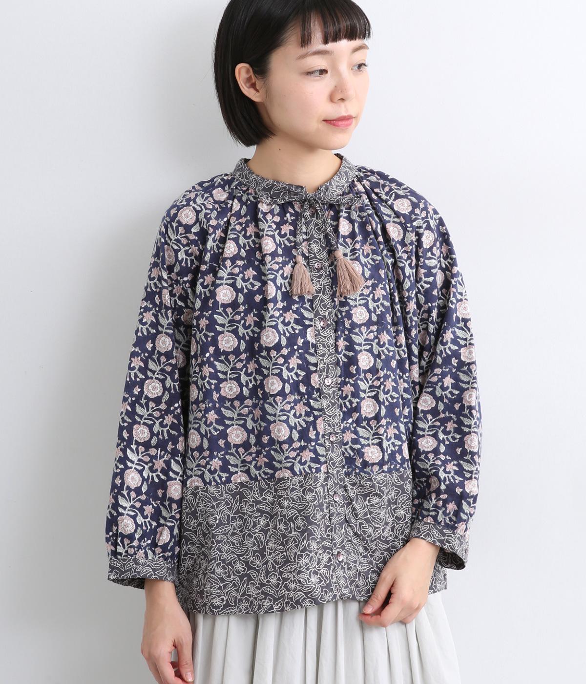 フローラルブロックプリントコットンブラウス(ブラック-ONESIZE)
