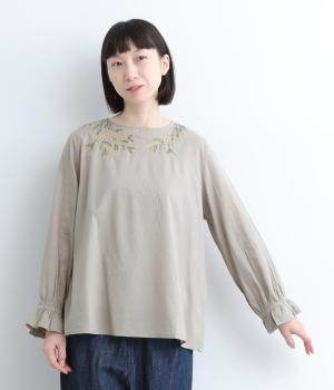 刺繍コットンキャンブリックブラウス