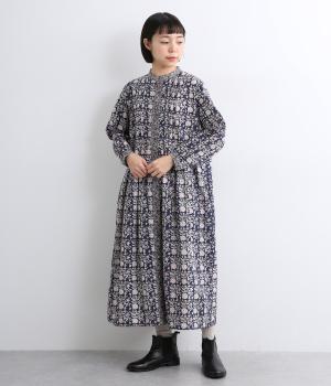 フローラルブロックプリントコットン前開ワンピース(ブラック-ONESIZE)