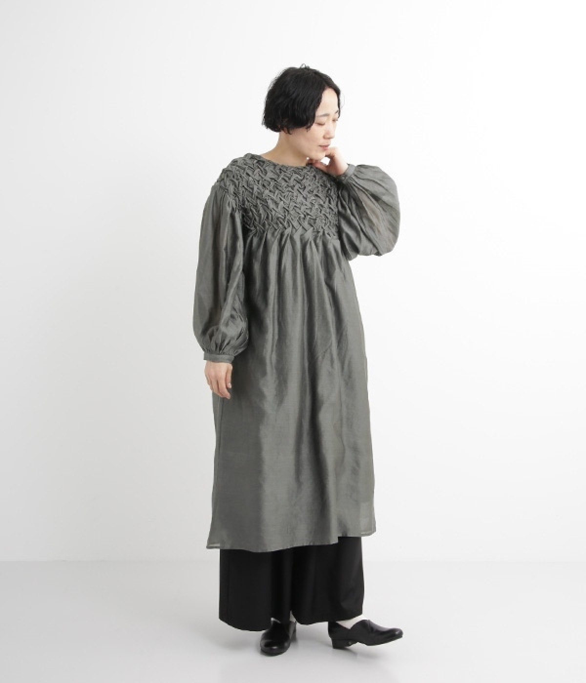 別注｜ラティススモッキングワンピース（maah）の商品詳細