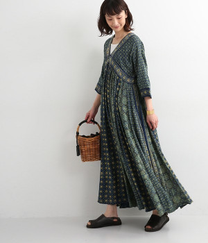 アジャラクVネックワンピース(ブルー-ONESIZE)