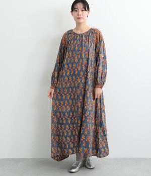 フラワープリントワンピース