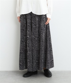 フラックス混ドットブロックプリント×無地パンツ