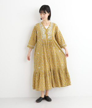 ラクノウ刺繍+プリントワンピース