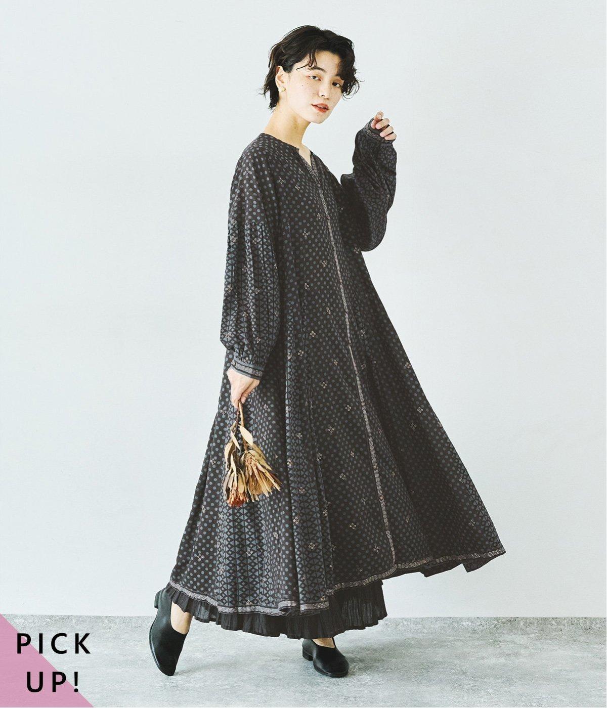 ドット×ゴールドプリントワンピース（MALAIKA）の商品詳細