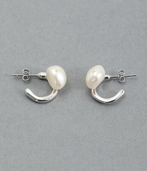 freshwater　pearl　mini　ピアス