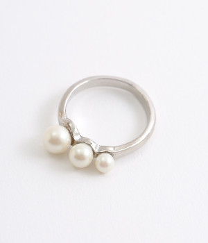 three　point　pearl　リング