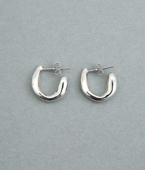 distorted　hoop　ピアス