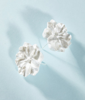 snow flower ピアス