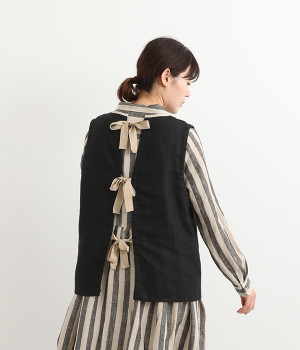 胸元ピンタック後リボンベスト(ブラック-ONESIZE)