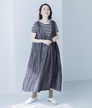 リネンコットン　胸元ピンタックV襟　2WAYノースリーブワンピース