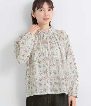 コットン切手柄プリント　襟フリルドルマン袖本貝釦ブラウス(オフプリント-ONESIZE)