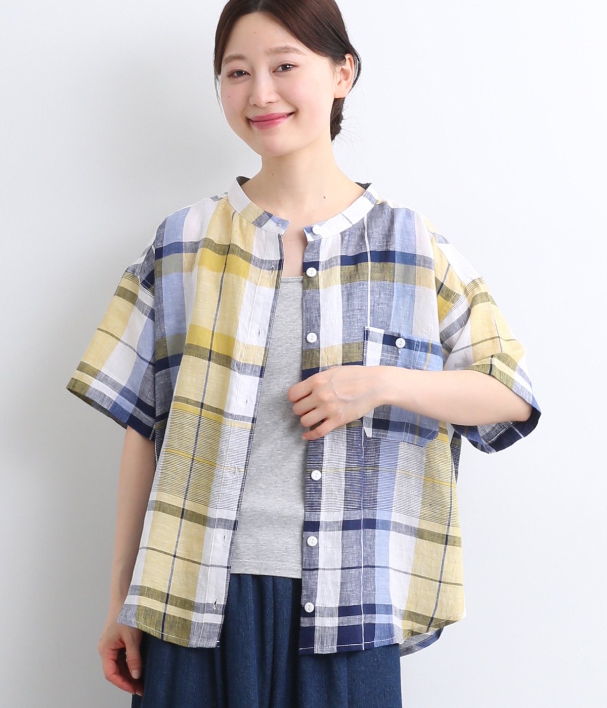 先染リネンチェック柄バンドカラーワンポケ猫目釦半袖シャツ（ubasoku  
