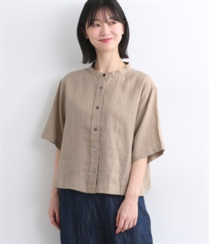 リネン無地バンドカラー裾スクエアー本貝釦半袖ブラウス