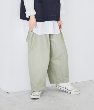 タックバルーンパンツ(ライトカーキ-ONESIZE)