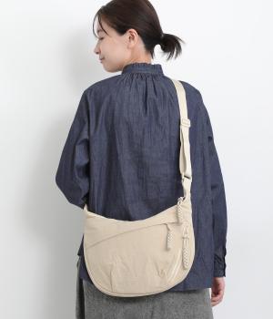 ナイロンショルダーバッグ