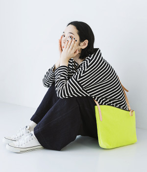 テニス　アシンメトリーショルダー