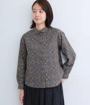 ビエラ起毛フラワーリース重ね襟裾ラウンドカットシャツ(チャコール-F)