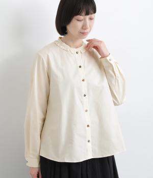 リバティアソートくるみ釦フリル付きブラウス