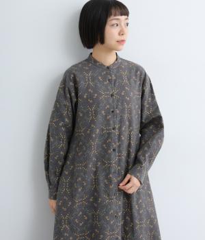 ビエラ起毛フラワーリースウエストマークフレアワンピース