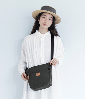 台形ショルダーバッグ