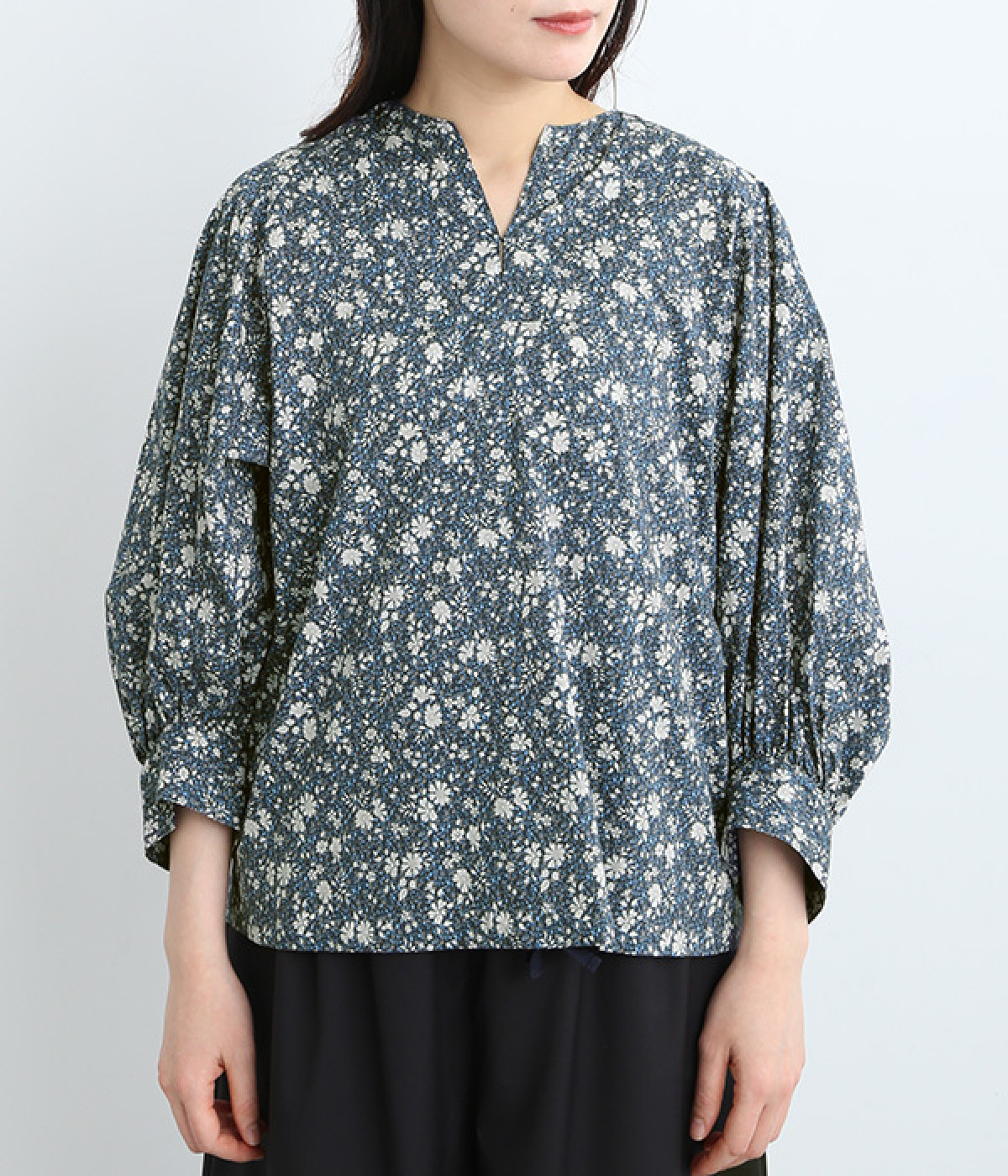 393y*美品 アデュートリステス リバティ ウッダム プリント ブラウス 393y*美品 アデュートリステス リバティ ウッダム プリント