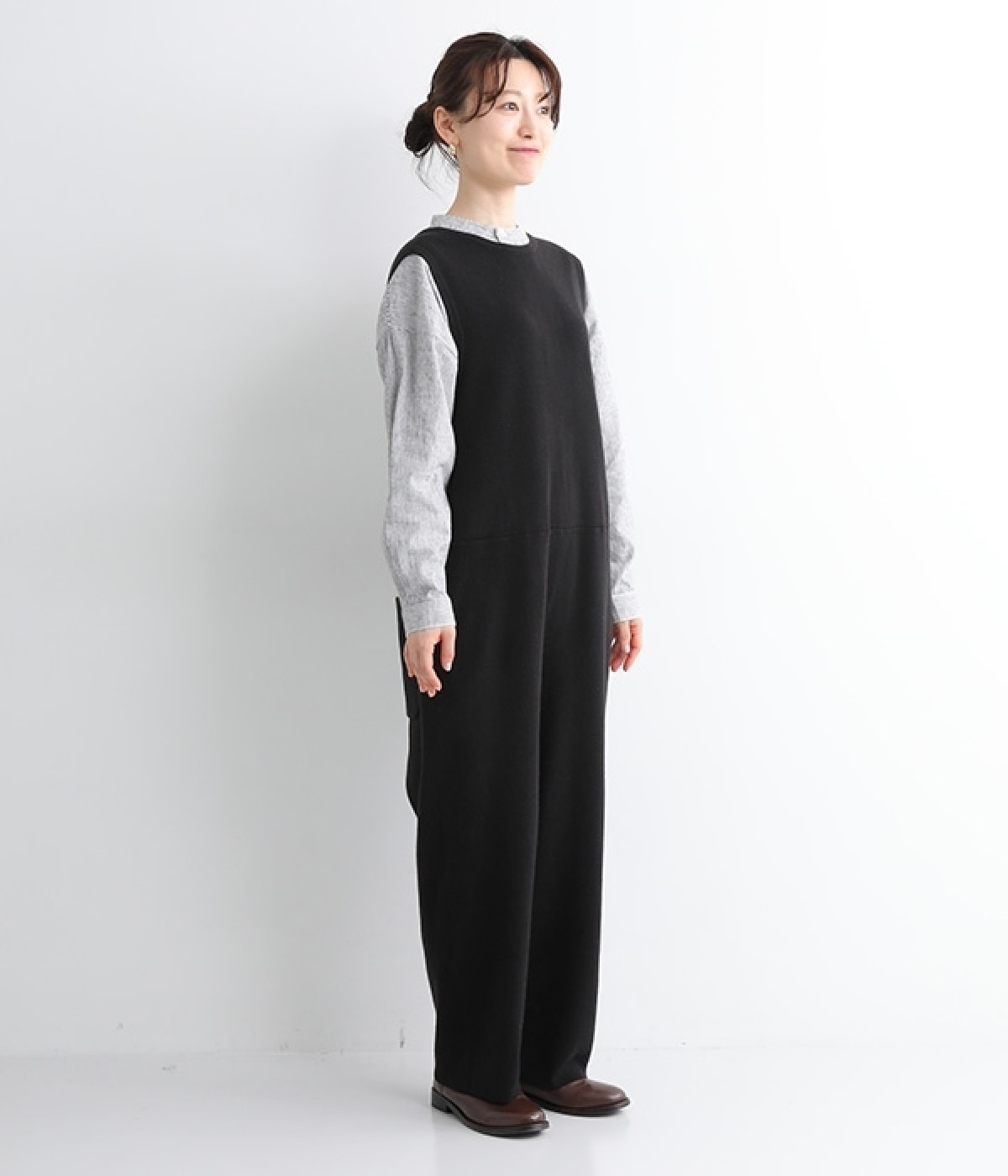 pelleqブラックニットサロペット Vネックサロペット | Minayo Select