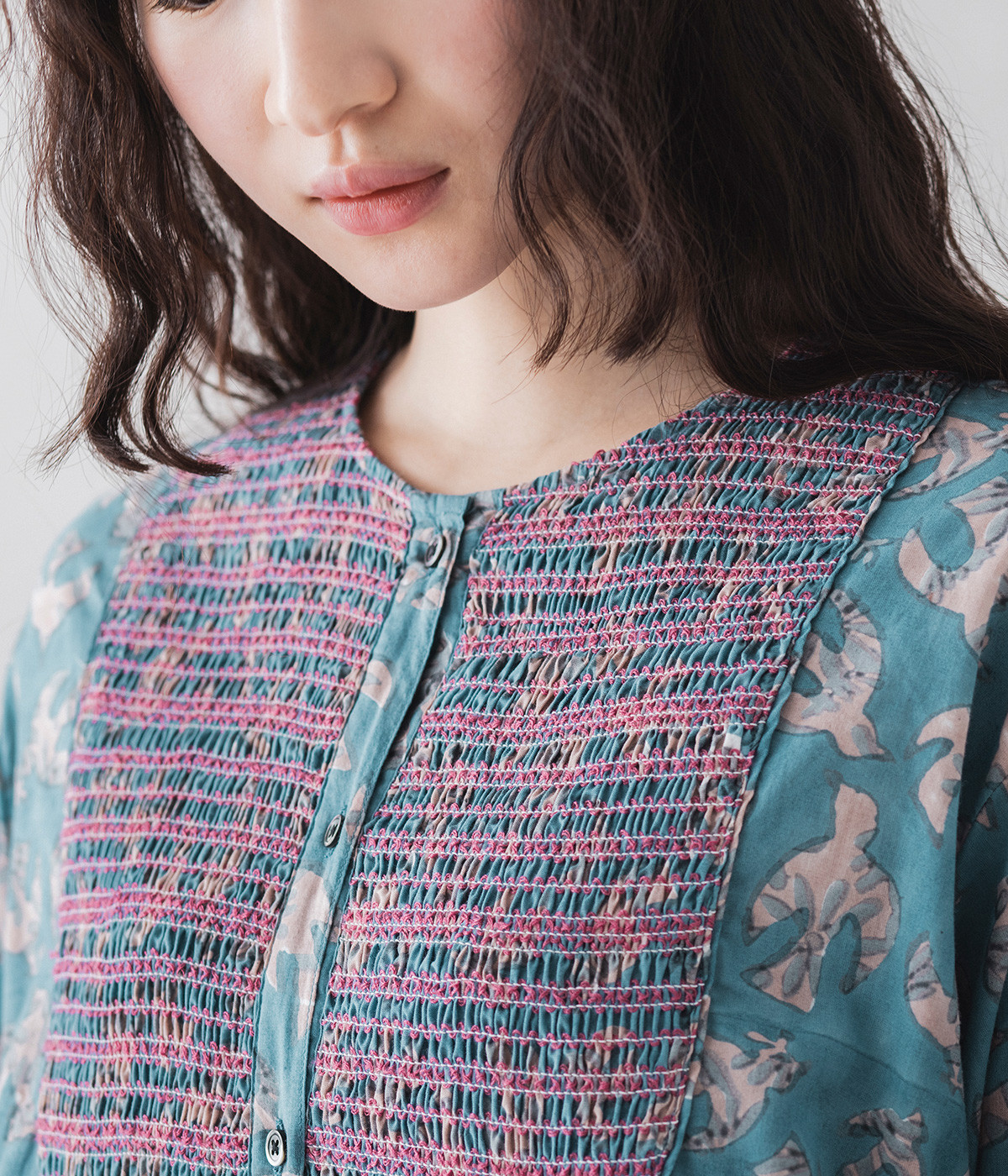 ブロックプリントスモッキングワンピース（A View From Here）の商品詳細