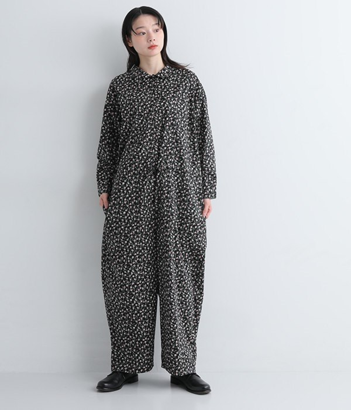 アンティークフラワー柄ジャンプスーツ（Lintu Laulu）の商品詳細