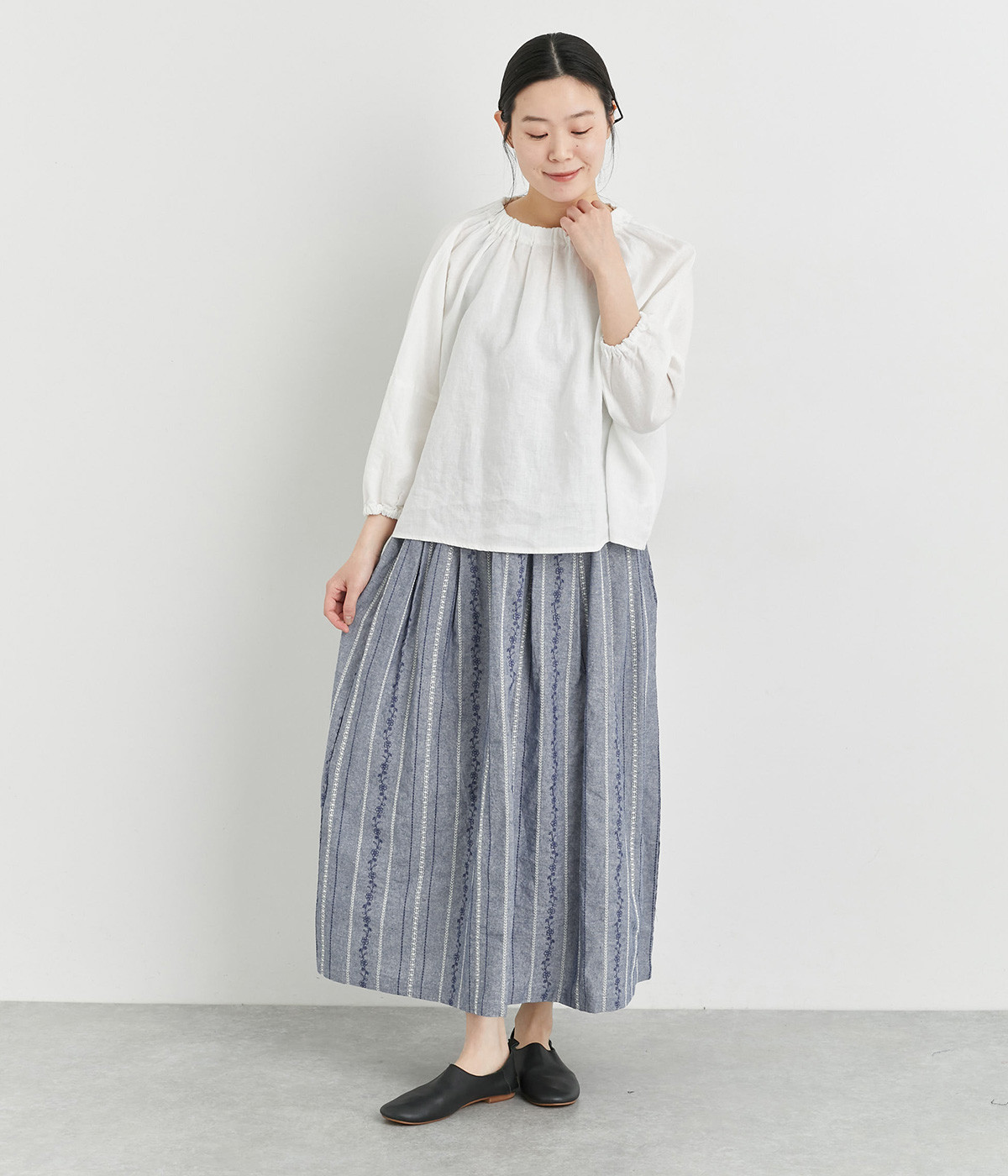 ダンガリー花ストライプ刺繍スカート（le ciel）の商品詳細