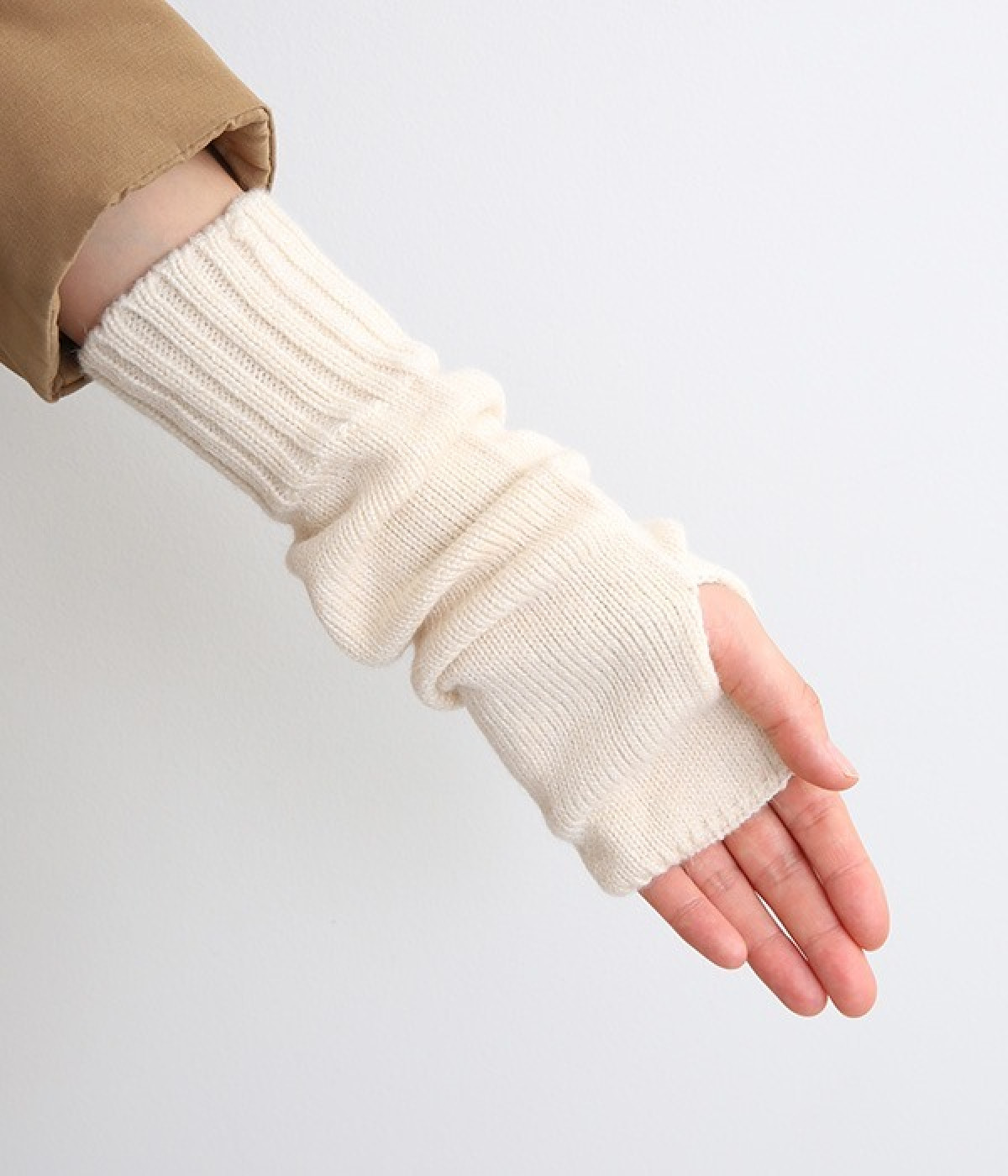 シルクとアンゴラ混のアームウォーマー（絹屋）の商品詳細