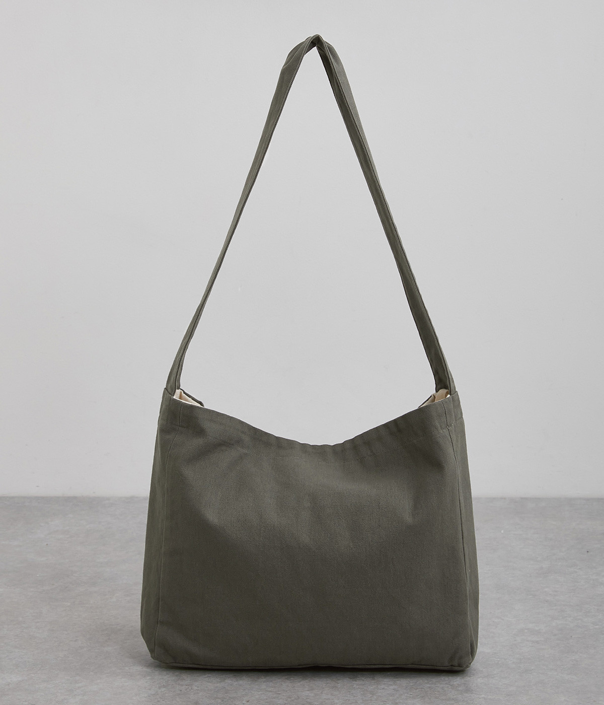 キャンバス ショルダーバッグ（pouto）の商品詳細