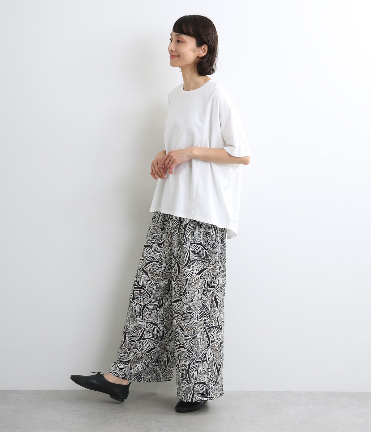【美品】モノクロリーフ柄イージーパンツ リーフ柄イージーワイドパンツ（その他パンツ）｜andme