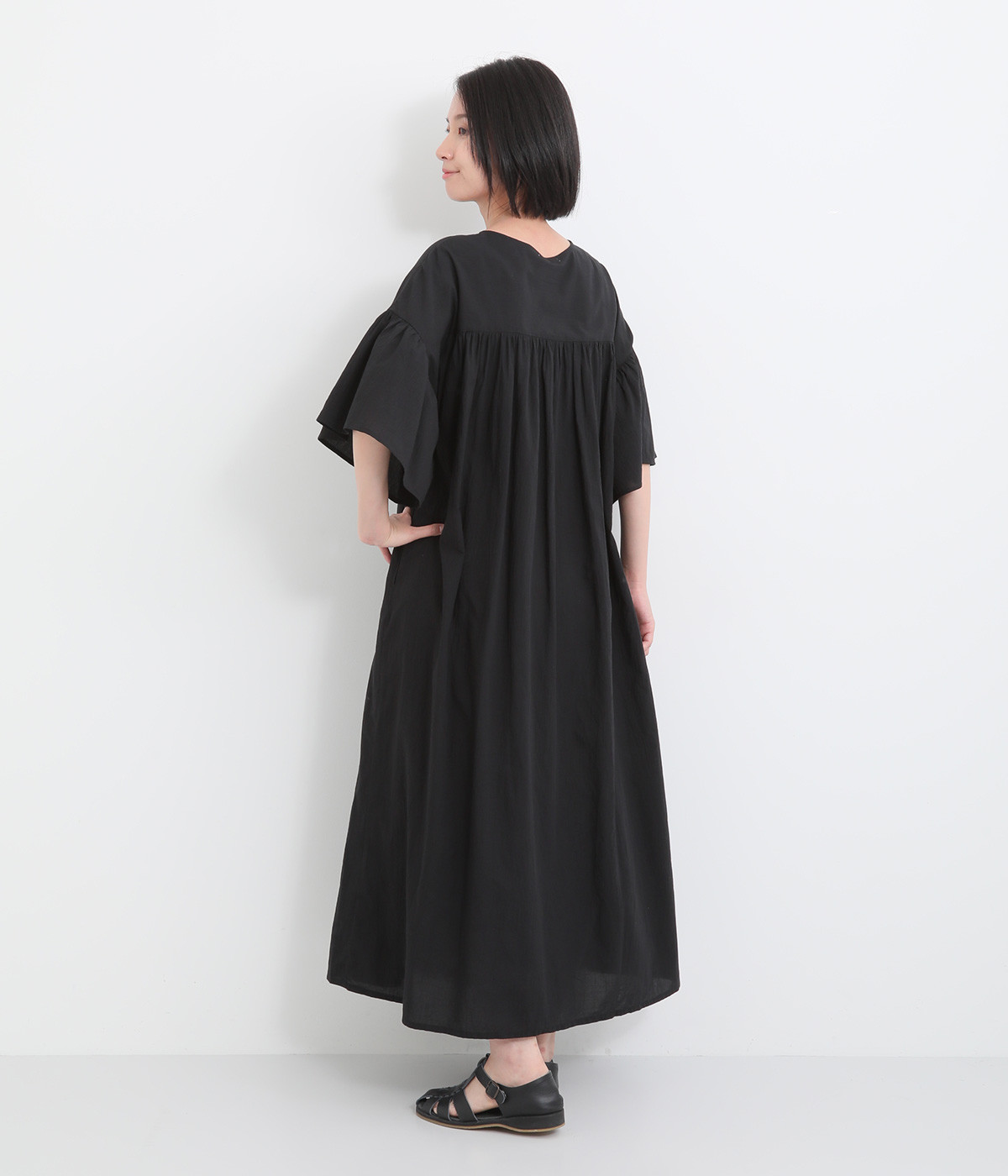 【セレモニー・式典にも】上質linenブラック＊ハイギャザーワンピース 再入荷**Linenya リネンヤ ウールサイドギャザーワンピース