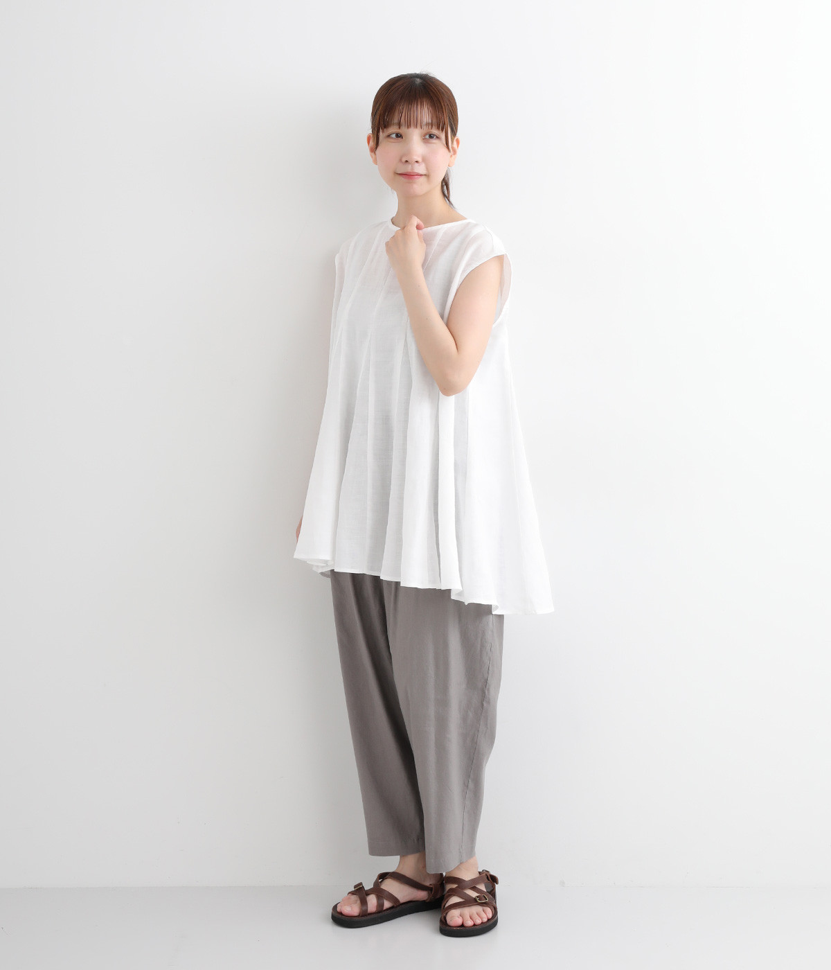 HAUNT•リネンスリーブレスプルオーバー•36•ベージュ HAUNT•リネンスリーブレスプルオーバー•36•ベージュ
