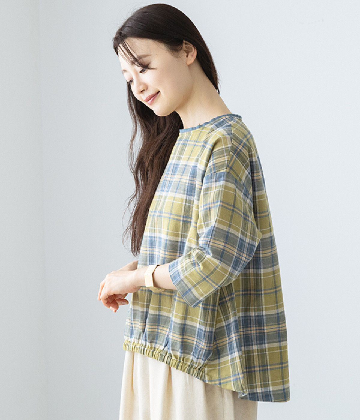 コットンリネン裾シャーリングプルオーバーシャツ（no jean）の